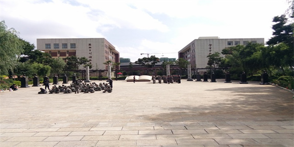 昆明市卫生学校招生简章