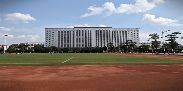 曲靖护理学校招生简章