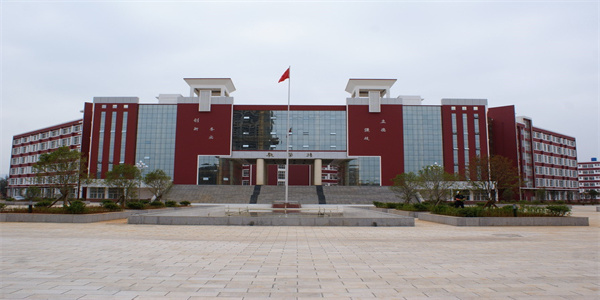 曲靖技师学院招生简章