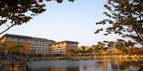 云南工业技师学院招生简章