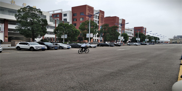 曲靖麒麟教育集团招生简章