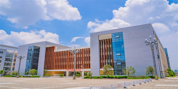 云南技师学院招生简章 云南技师学院招生简章